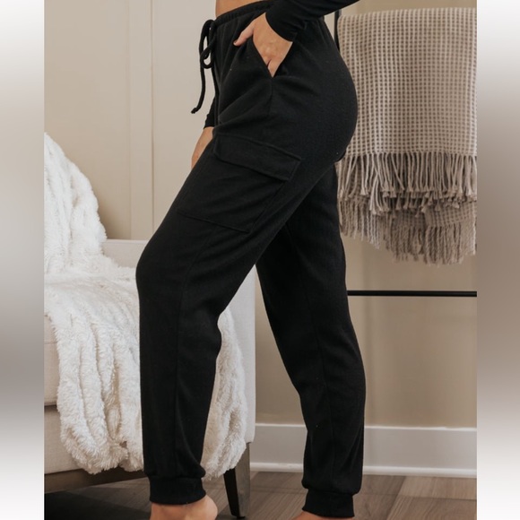 Loungewear Black brushed cargo jogger~ - Picture 3 of 6